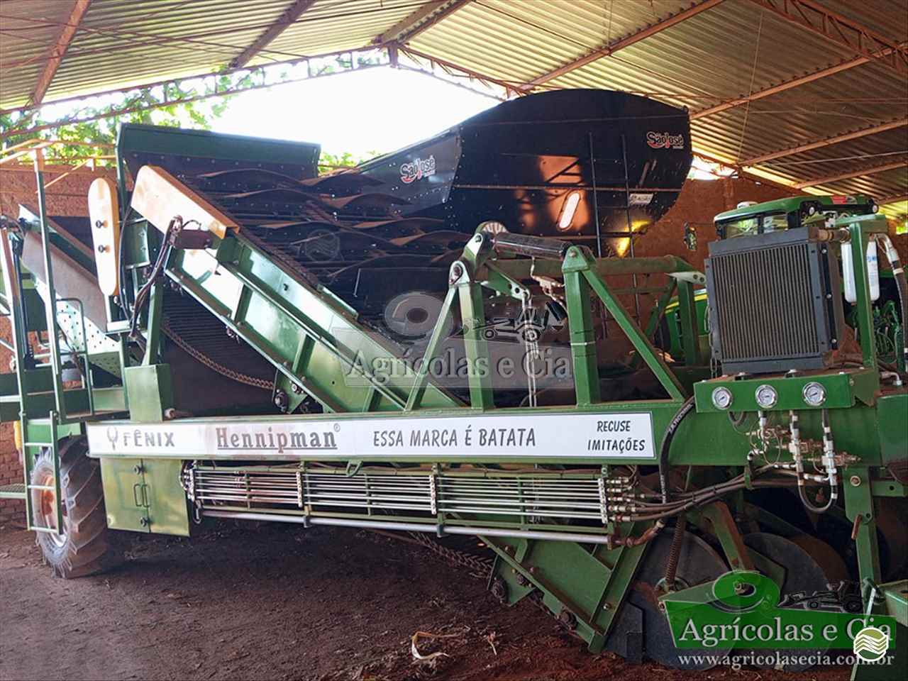 IMPLEMENTOS AGRICOLAS COLHEDORAS COLHEITADEIRA DE BATATA Agricolas e Cia RIO DAS PEDRAS SÃO PAULO SP